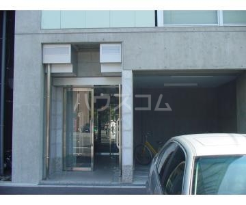 24/30 エントランス