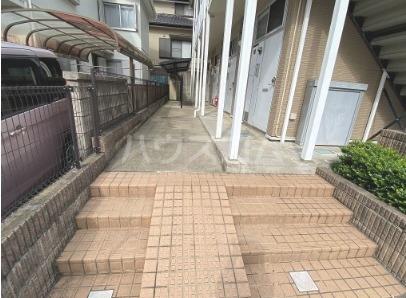 21/29 エントランス