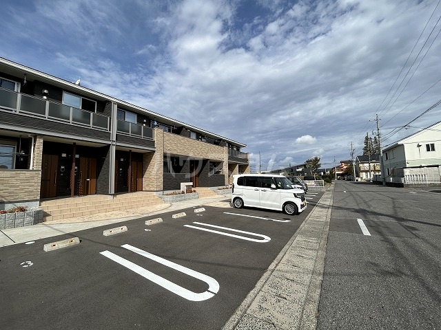 28/30 駐車場