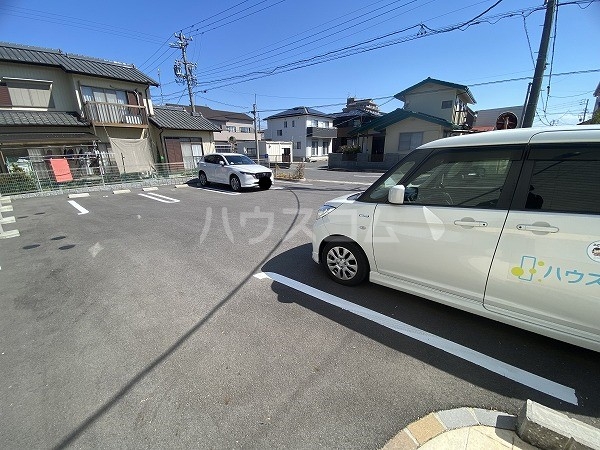 2/4 駐車場