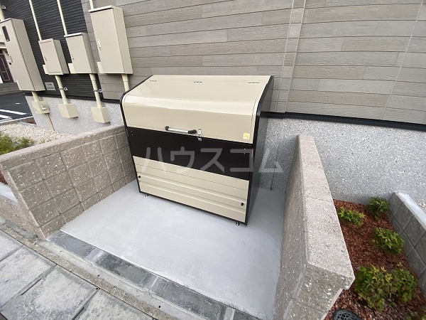 28/30 エントランス