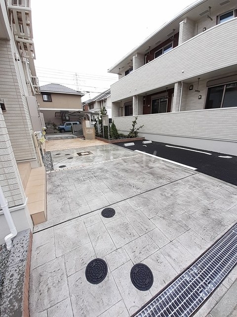 15/22 エントランス