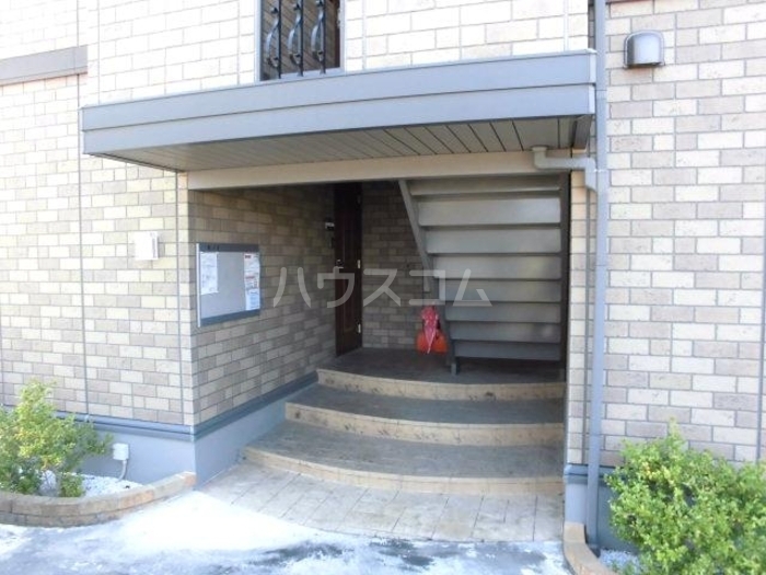 19/23 エントランス