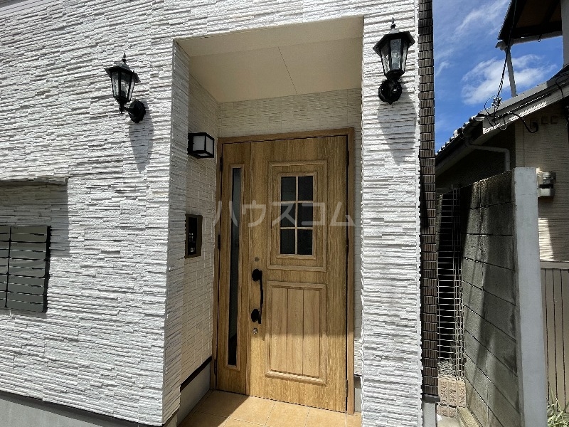 24/30 エントランス