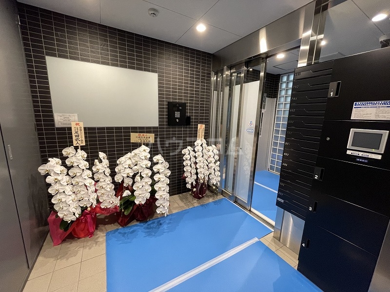 21/30 エントランス