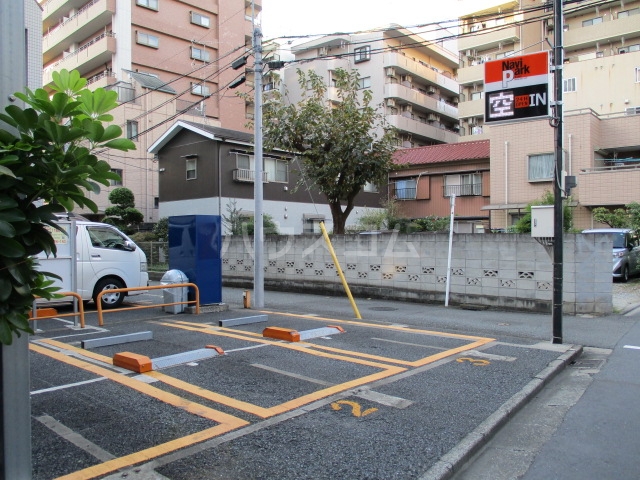 22/30 駐車場
