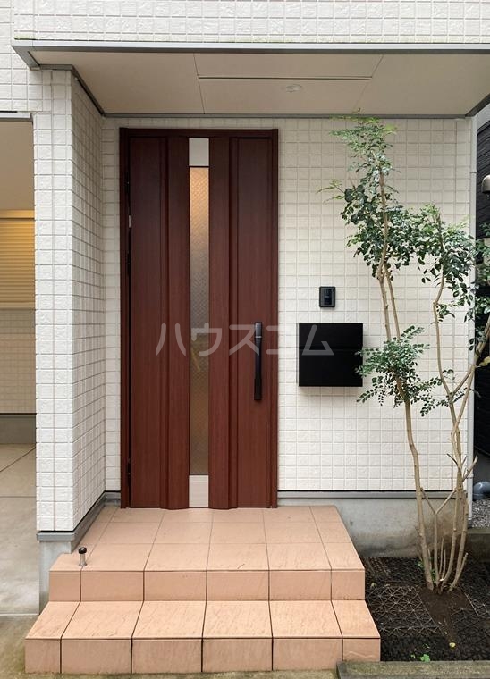 18/25 エントランス