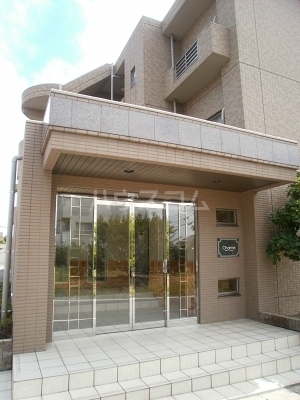 25/30 エントランス