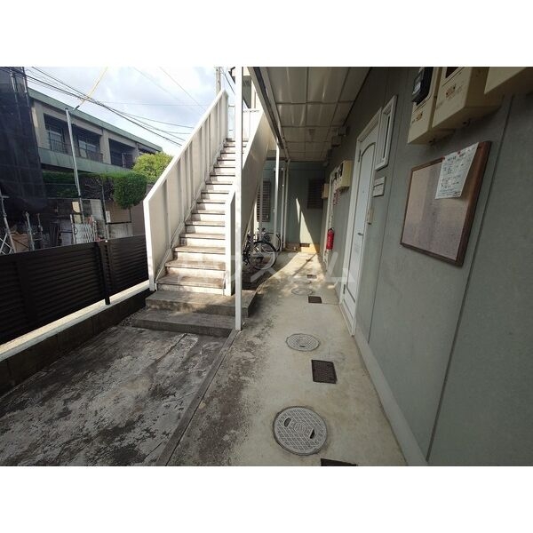 13/19 エントランス