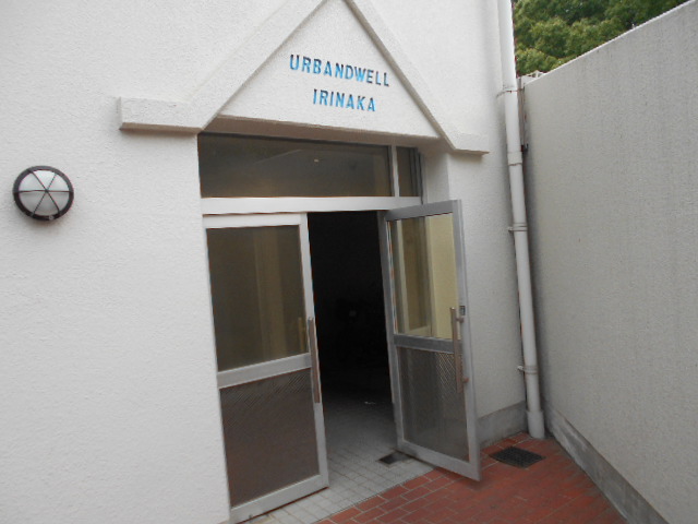 21/30 エントランス