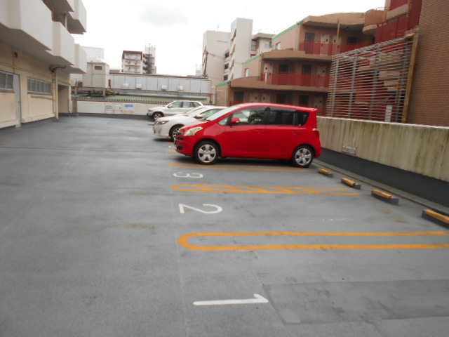 22/30 駐車場