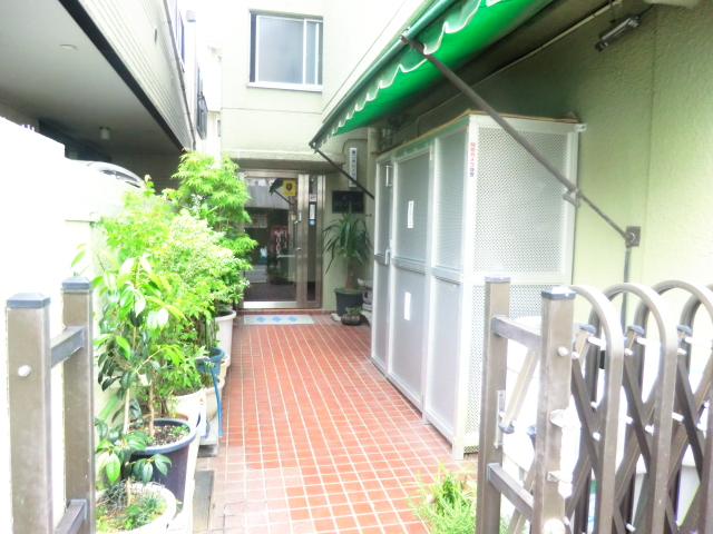 3/4 エントランス