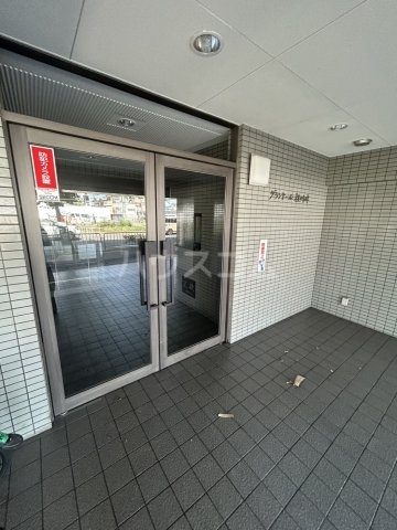 26/30 エントランス