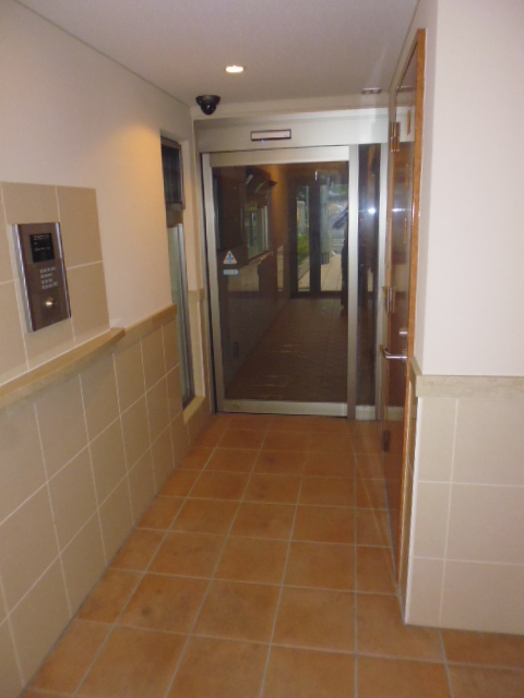 22/30 エントランス