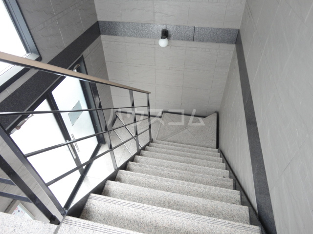 14/22 エントランス