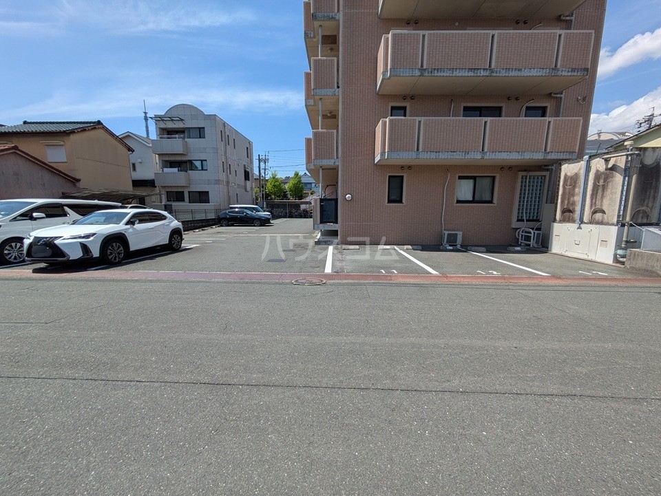 2/2 駐車場