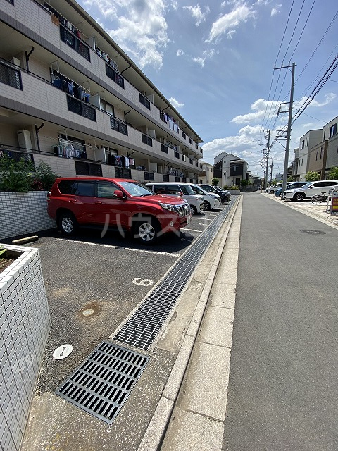 2/6 駐車場