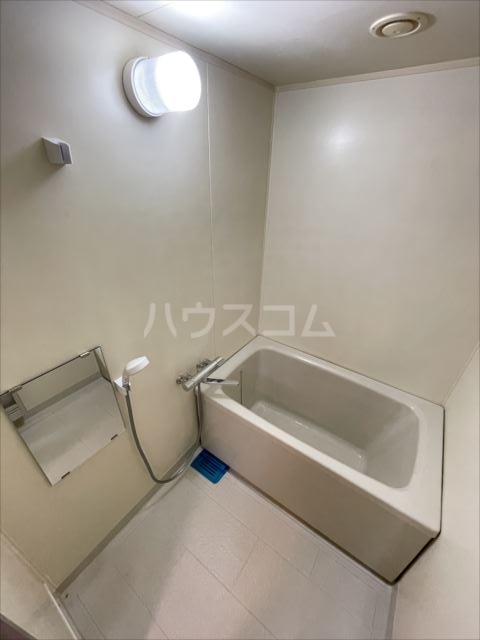 13/30 浴室