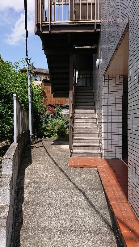 21/28 エントランス