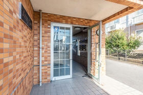 19/23 エントランス