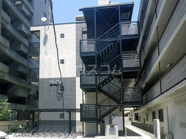 13/13 エントランス