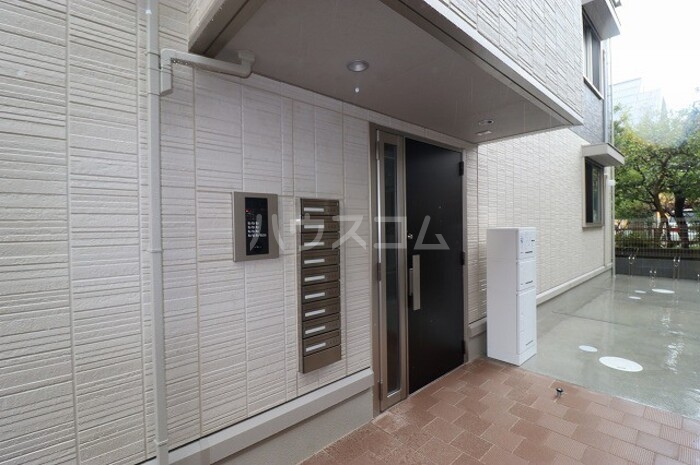 17/20 エントランス