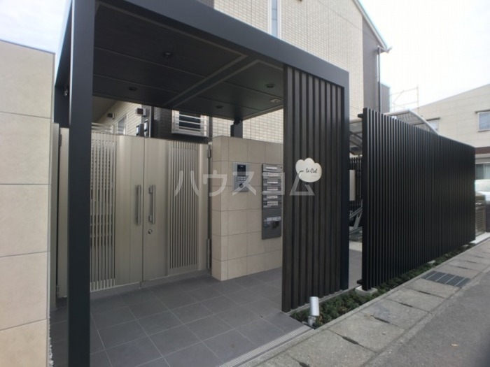 19/29 エントランス