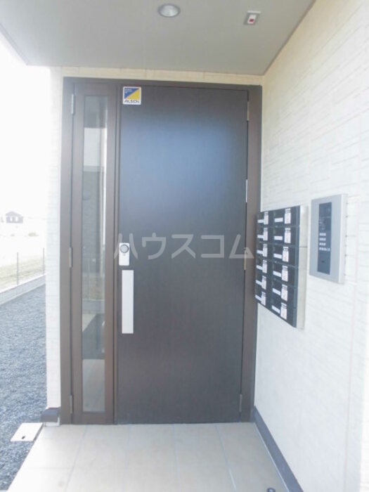 24/27 エントランス