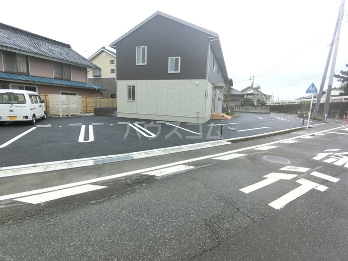 2/4 駐車場