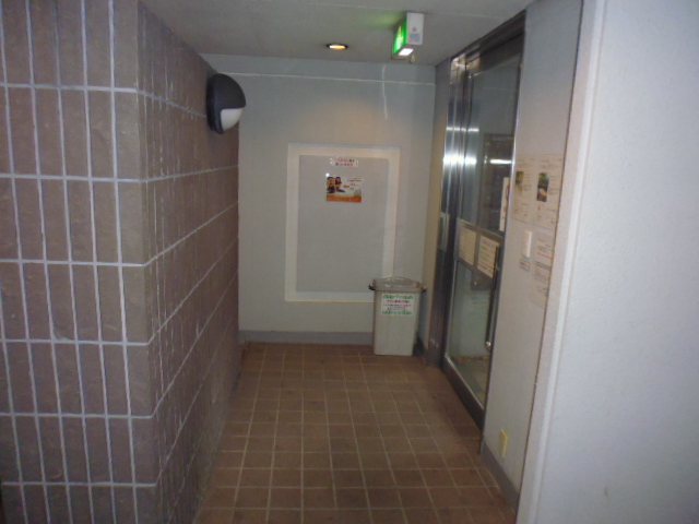 22/30 エントランス