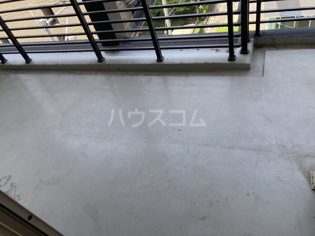 18/28 バルコニー