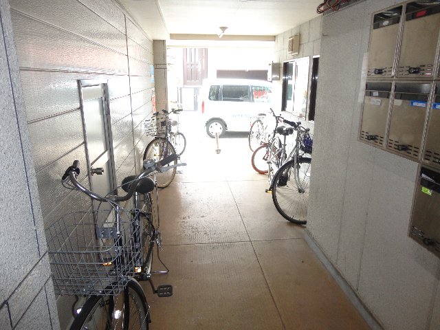 22/30 エントランス