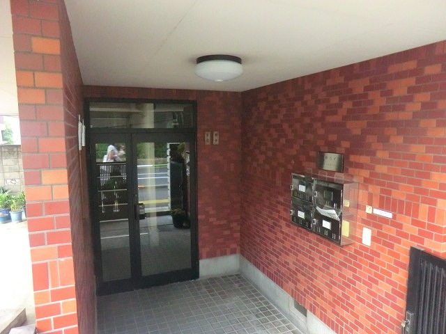 21/27 エントランス