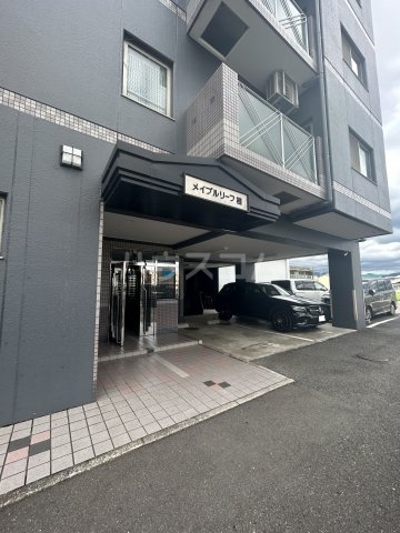 27/30 エントランス