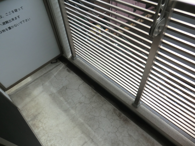 16/23 バルコニー