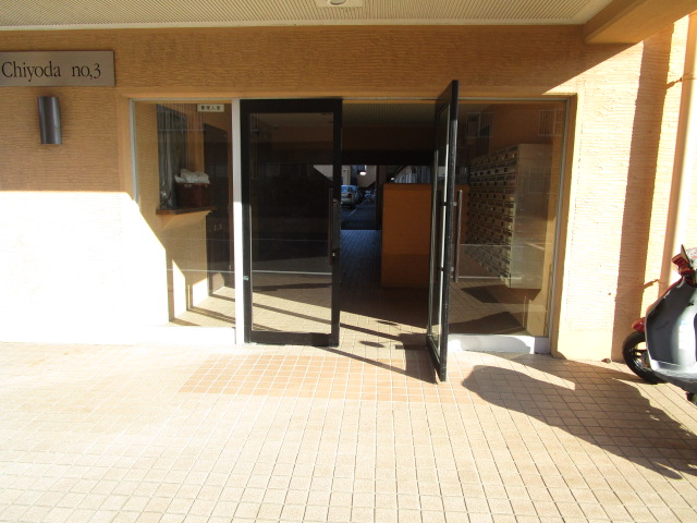 21/27 エントランス