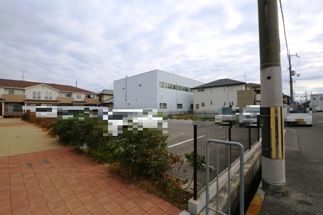 22/23 駐車場