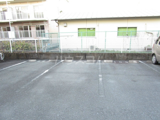 17/25 駐車場