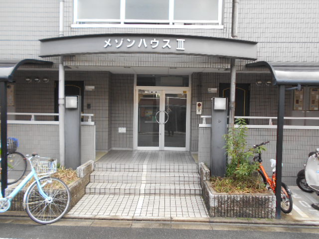 22/30 エントランス