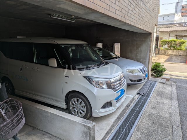 2/3 駐車場