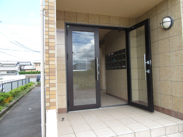 21/27 エントランス