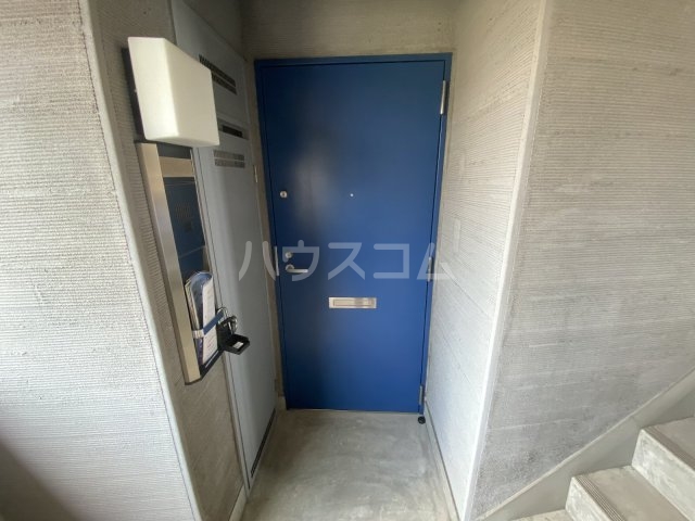 28/30 エントランス