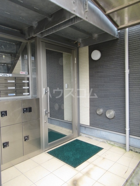 18/24 エントランス