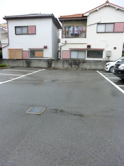 22/30 駐車場