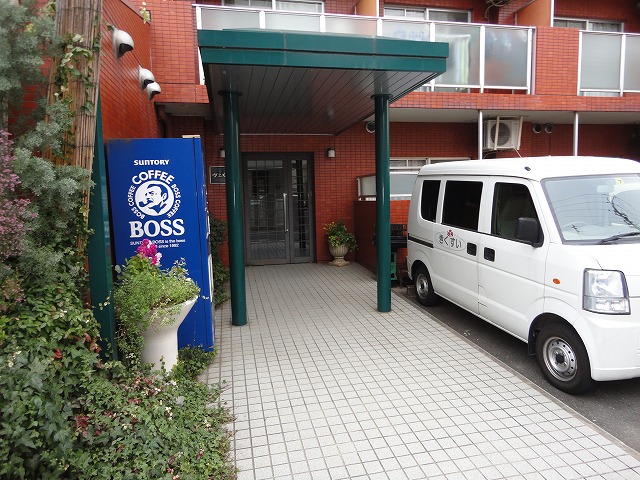 22/30 エントランス