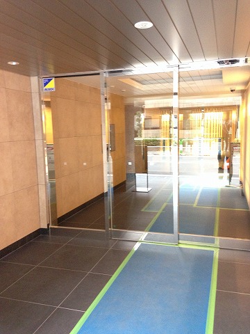 22/23 エントランス