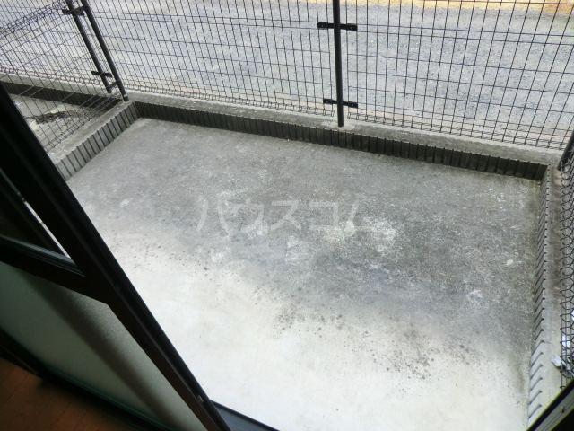 20/27 バルコニー