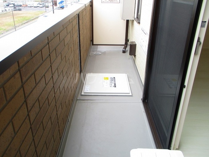 13/18 バルコニー