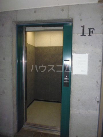 26/30 エントランス