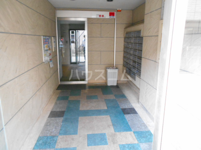 22/30 エントランス